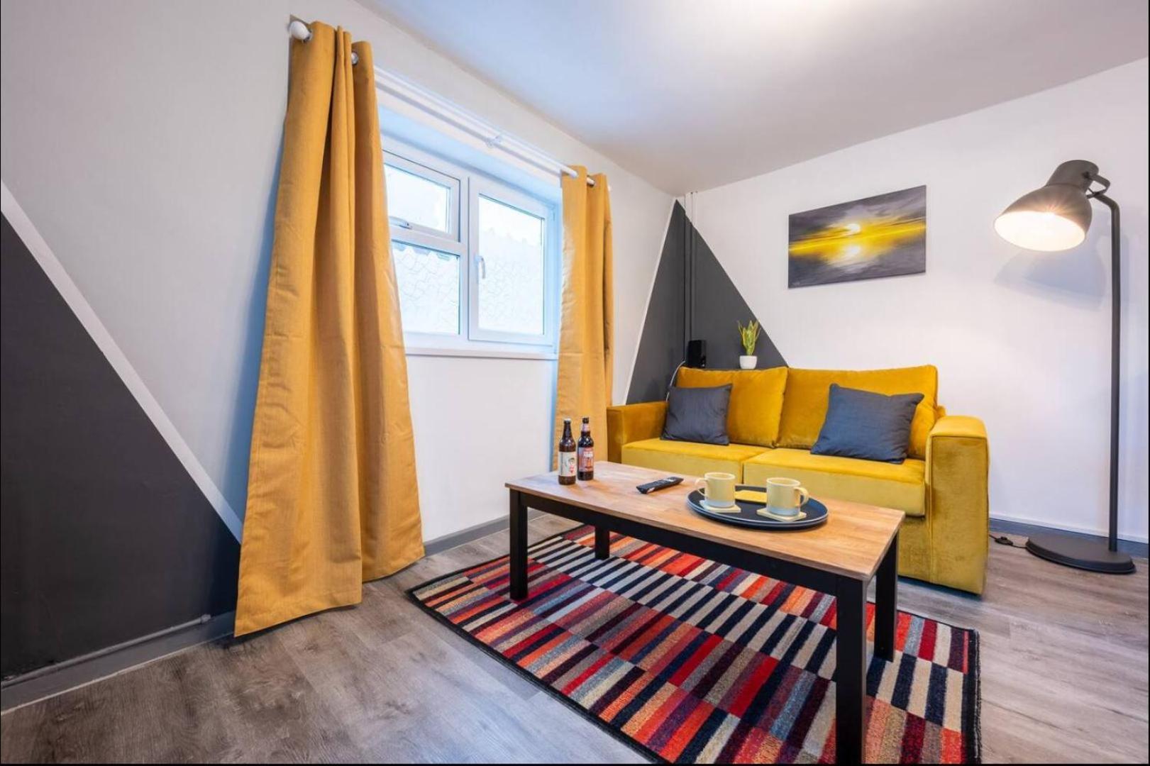 Stunning One Bedroom Apartments Near Shops & Central קארדיף מראה חיצוני תמונה