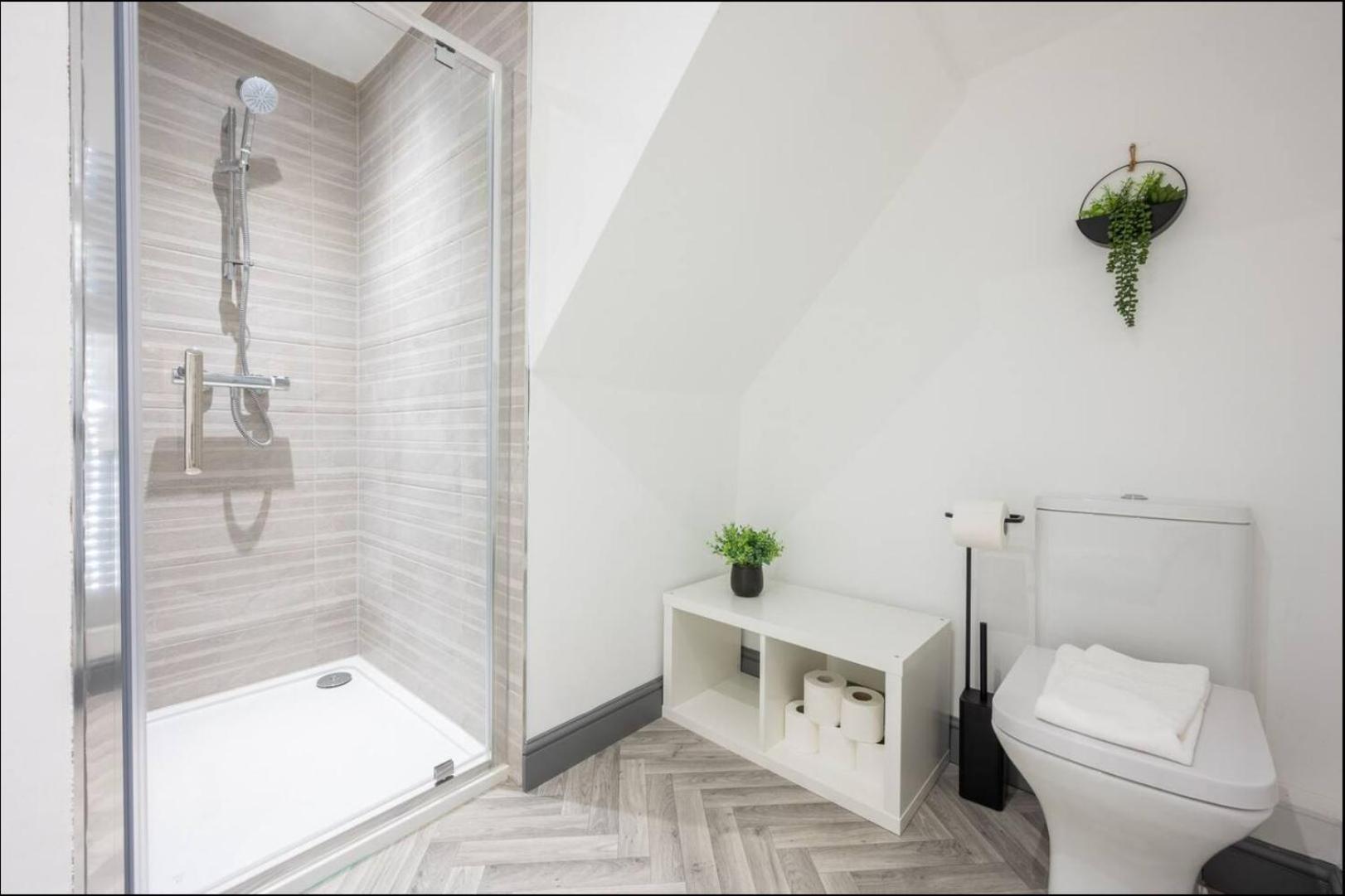 Stunning One Bedroom Apartments Near Shops & Central קארדיף מראה חיצוני תמונה