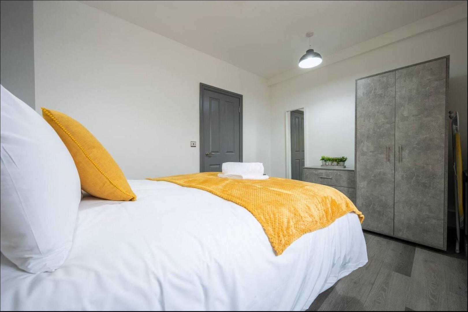 Stunning One Bedroom Apartments Near Shops & Central קארדיף מראה חיצוני תמונה
